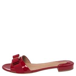 مملوكة مسبقًا Salvatore Ferragamo Red Patent Leather Gil Flat Slide Sandals Size 38