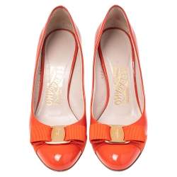 Pre Owned Salvatore Ferragamo Orange Patent Leather Vara Bow Pumps Size 35.5