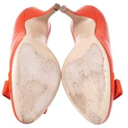 Pre Owned Salvatore Ferragamo Orange Patent Leather Vara Bow Pumps Size 35.5