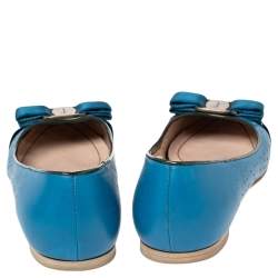 مملوكة مسبقًا حذاء باليرينا فلات سالفاتوري فيراغامو فيونكة جلد لامع وجلد أخضر/ أزرق مقاس 35.5