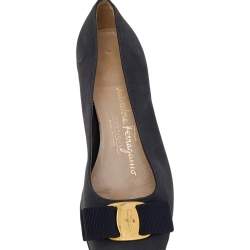 Pre Owned Salvatore Ferragamo Black Nubuck Leather Vara Bow Pumps Size 36.5