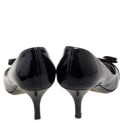 مملوكة مسبقًا Salvatore Ferragamo Black Patent Leather Vara Bow Pumps Size 37