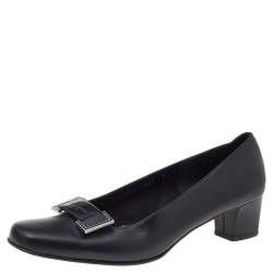 Pre Owned Salvatore Ferragamo Black Leather Buckle Detail block Heel Pumps 38.5