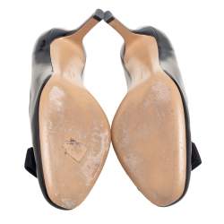 مملوكة مسبقًا حذاء كعب عالي سالفاتوري فيراغامو جلد لامع أسود مزين فيونكة فارا مقاس 38