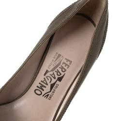 Pre Owned Salvatore Ferragamo Olive Green Leather Bow Detail Peep-Toe Pumps Size 37.5