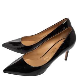 مملوكة مسبقًا حذاء كعب عالي سالفاتوري فيراغامو جلد أسود لامع مقدمة مدببة مقاس 37