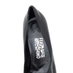 Pre Owned Salvatore Ferragamo Black Leather Crystal Embellished Pumps Size 38.5