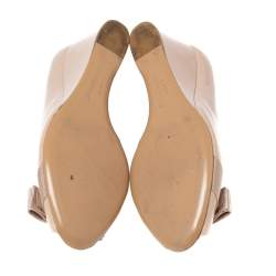 Pre Owned Salvatore Ferragamo Nude Patent Leather Vara Bow Wedge Peep-Toe Pumps Size 36.5