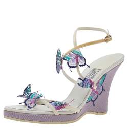 مملوكة مسبقًا صندل سالفاتوري فيراغامو جلد أبيض لامع مزخرف فراشات كعب روكي مقاس 40.5