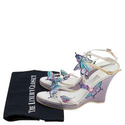 مملوكة مسبقًا صندل سالفاتوري فيراغامو جلد أبيض لامع مزخرف فراشات كعب روكي مقاس 40.5