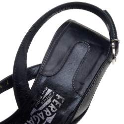 Pre Owned صندل سالفاتوري فيراغامو جلد أسود نعل روكي مقاس 40