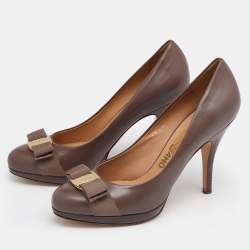 Pre Owned Salvatore Ferragamo Dark Beige Leather Vara Bow Pumps Size 38