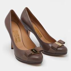 Pre Owned Salvatore Ferragamo Dark Beige Leather Vara Bow Pumps Size 38