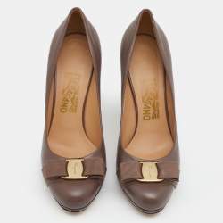 Pre Owned Salvatore Ferragamo Dark Beige Leather Vara Bow Pumps Size 38