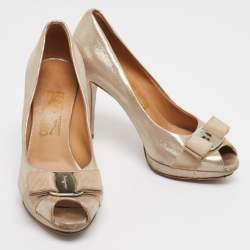 Salvatore Ferragamo Metallic Gold Nubuck Leather Vara Bow Peep Toe Pumps Size 36.5