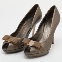 Pre Owned Salvatore Ferragamo Metallic Grey Leather Pola Vara Bow Peep Toe Platform  Pumps Size 38.5