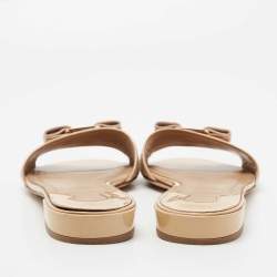 Pre Owned Salvatore Ferragamo Beige Patent Leather and Canvas Vara Bow Flat Slides Size 40.5