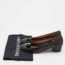 Pre Owned Salvatore Ferragamo Black Leather Vara Bow Pumps Size 36.5