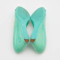 Pre Owned Salvatore Ferragamo Mint Green Patent Leather Silda Vara Plaque Wedge Pumps Size 36