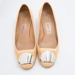 Pre Owned Salvatore Ferragamo Beige Patent Leather Block Heel Pumps Size 38.5