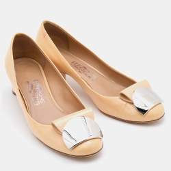 Pre Owned Salvatore Ferragamo Beige Patent Leather Block Heel Pumps Size 38.5