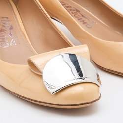Pre Owned Salvatore Ferragamo Beige Patent Leather Block Heel Pumps Size 38.5
