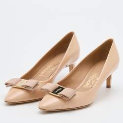 Pre Owned Salvatore Ferragamo Beige Patent Leather Pointed Toe Vara Bow Pumps Size 36