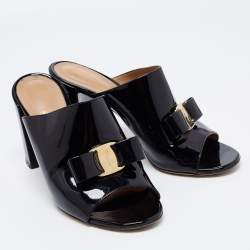 Pre Owned Salvatore Ferragamo Black Patent Leather Vara Bow Block Heel Mules Size 38