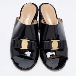 Pre Owned Salvatore Ferragamo Black Patent Leather Vara Bow Block Heel Mules Size 38