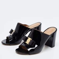 Pre Owned Salvatore Ferragamo Black Patent Leather Vara Bow Block Heel Mules Size 38