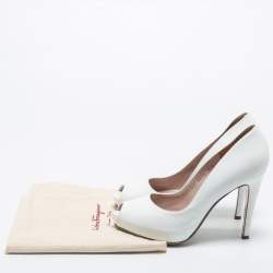 مملوكة مسبقًا Salvatore Ferragamo White Leather Peep Toe Platform Pumps Size 38.5