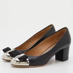 Pre Owned Salvatore Ferragamo Black Leather Vara Bow Pumps Size 35.5