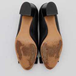 Pre Owned Salvatore Ferragamo Black Leather Vara Bow Pumps Size 35.5