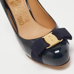Pre Owned Salvatore Ferragamo Navy Blue Patent Vara Bow Pumps Size 35.5