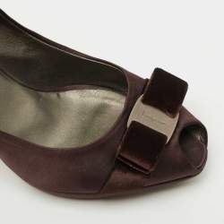 Salvatore Ferragamo Brown Satin Vara Bow Peep Toe Pumps Size 40