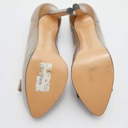 مملوكة مسبقًا Salvatore Ferragamo Grey Brogue Leather Vara Bow Platform Pumps Size 39.5