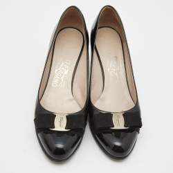 Pre Owned Salvatore Ferragamo Black Patent Leather Vara Bow Pumps Size 38.5
