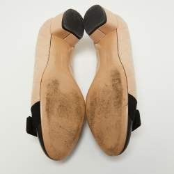 Pre Owned Salvatore Ferragamo Black/Beige Leather and Patent Vara Bow Pumps Size 36.5 
