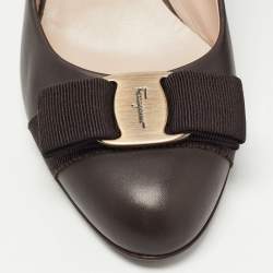 Pre Owned Salvatore Ferragamo Dark Brown Leather Vara Bow Round Toe Pumps Size 36.5