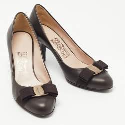 Pre Owned Salvatore Ferragamo Dark Brown Leather Vara Bow Round Toe Pumps Size 36.5