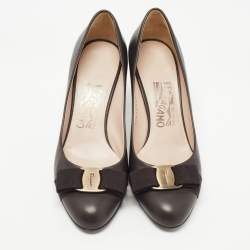 Pre Owned Salvatore Ferragamo Dark Brown Leather Vara Bow Round Toe Pumps Size 36.5