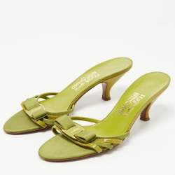 Pre Owned Salvatore Ferragamo Green Patent Leather and Canvas Vara Bow Strappy Slide Sandals Size 40.5
