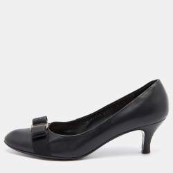 Pre Owned Salvatore Ferragamo Black Leather Vara Bow Pumps Size 39.5