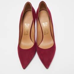 مملوكة مسبقًا Salvatore Ferragamo Burgundy Suede Pointed Toe Pumps Size 39