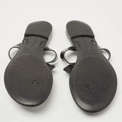 مملوكة مسبقًا Salvatore Ferragamo Black Rubber Bali Thong Sandals Size 38.5