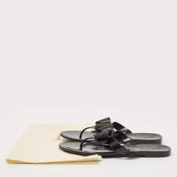 مملوكة مسبقًا Salvatore Ferragamo Black Rubber Bali Thong Sandals Size 38.5