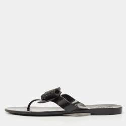 مملوكة مسبقًا Salvatore Ferragamo Black Rubber Bali Thong Sandals Size 38.5