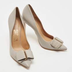 Pre Owned Salvatore Ferragamo Grey Leather Mimi Bow Pumps Size 37.5