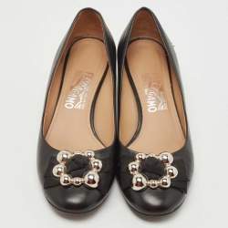 مملوكة مسبقًا Salvatore Ferragamo Black Leather Flair Block Heel Pumps Size 40