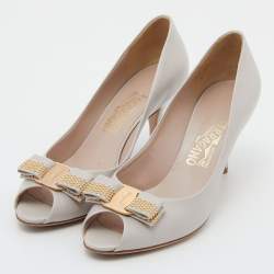 Pre Owned Salvatore Ferragamo Grey Leather Vara Bow Pumps Size 38.5